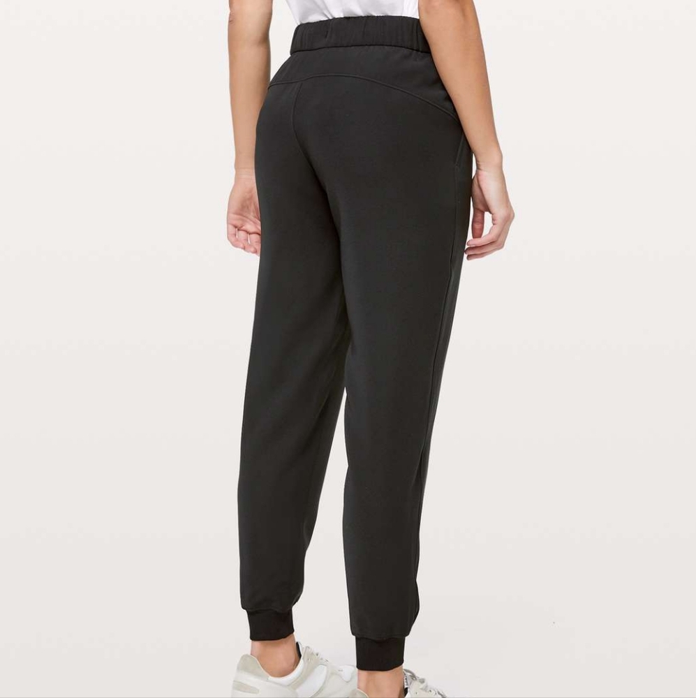 Lululemon On the Fly Jogger Size 12 (Modified Drawstring)